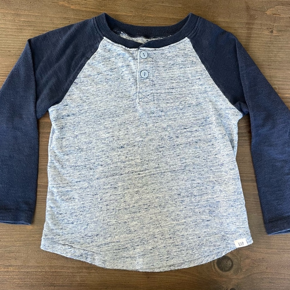 Gap Boys Blue Long Sleeved Henley Size 3